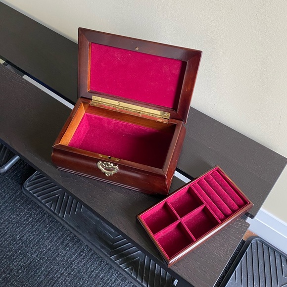 Bombay Company Mahogany Wood Red Velvet Lined Jewellery Box - Picture 8 of 15